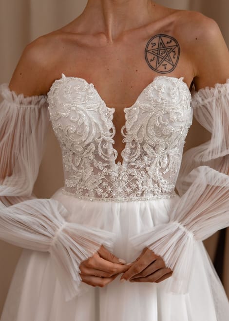 Свадебное платье с рукавами гофрэ