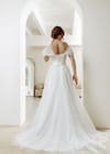 Свадебное платье свадебное платье в минималистично стиле со спущенным плечиком