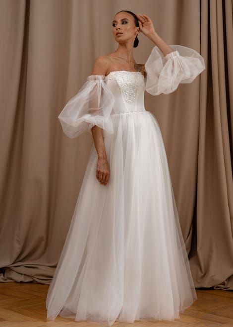 свадебное платье с прямым корсетом, пышными рукавами