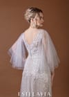 Свадебное платье Силуэтное платье с открытой спиной и рукавами крылышками