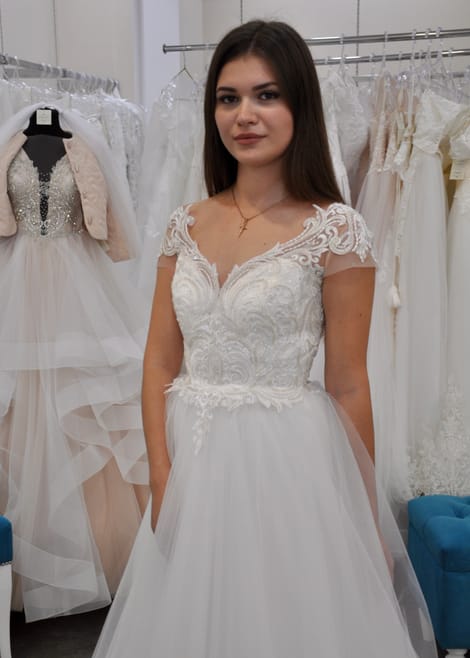 Свадебное платье белого цвета 